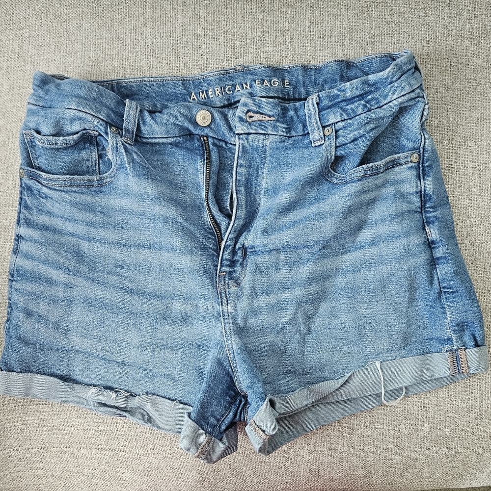 American Eagle Outfitters Light Blue Denim Roll-Cuff Women's Shorts